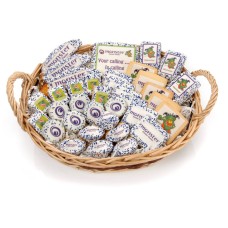 Cesta de regalo con imagen corporativa - 72 piezas