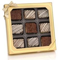 Caja de regalo clásica de 9 mini galletas crujientes bañadas en chocolate con ventana crujiente.
