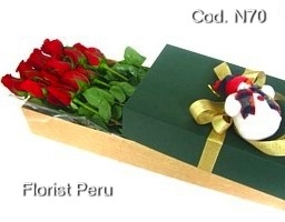 Caja Navideña Con 12 Rosas + Figura Navideña