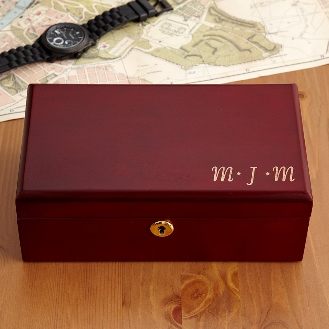 Caja de recuerdos de madera grabada para valet