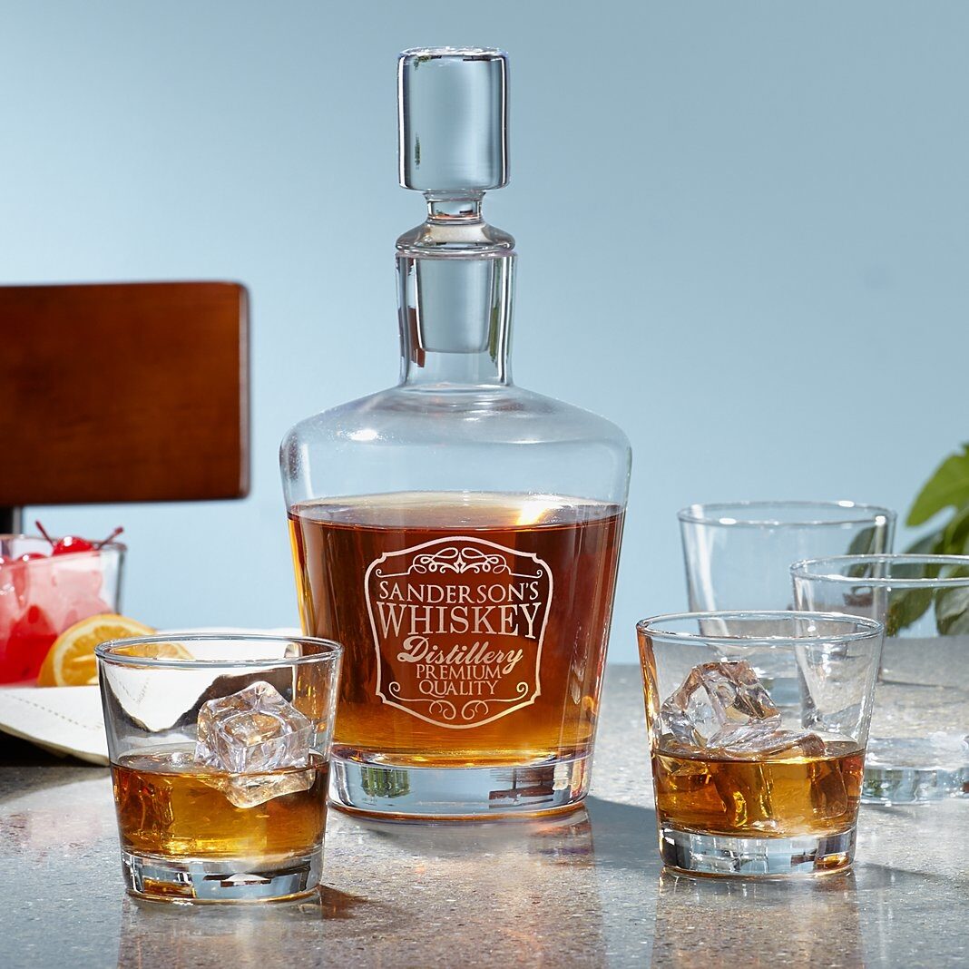 Juego de decantadores de 5 piezas de Whiskey Distillery