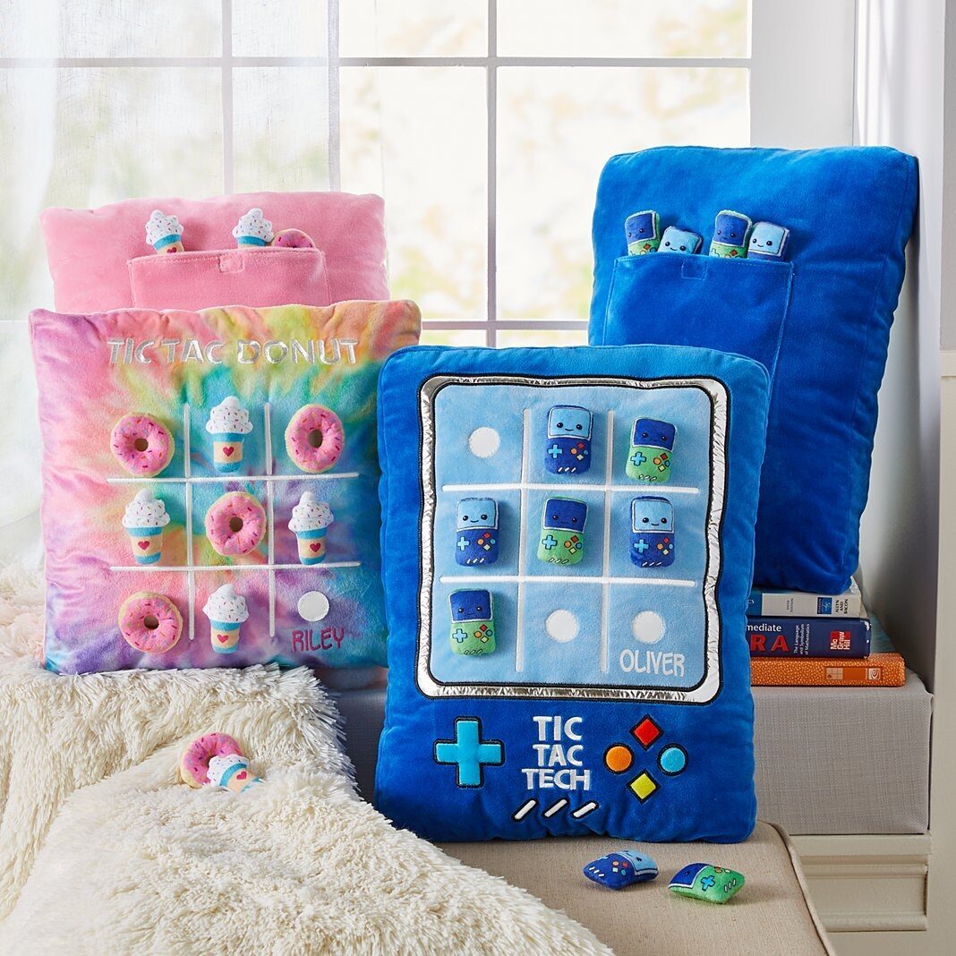 Almohadas de peluche para jugar al tres en raya (tecnología)
