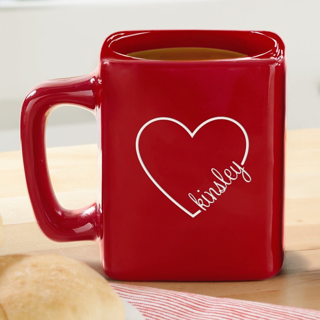 Taza cuadrada roja "Siempre en mi corazón"