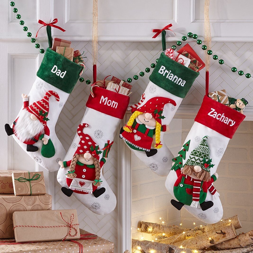 Medias de peluche de la familia de gnomos
