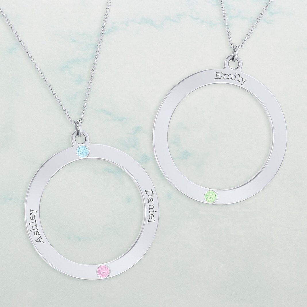Collar con piedra natal del círculo familiar eterno