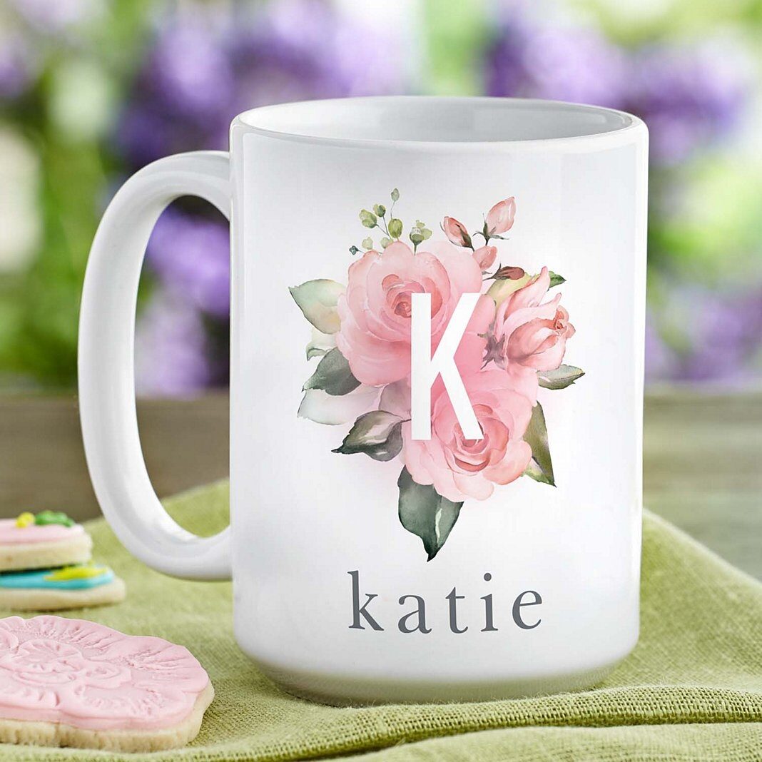 Taza con inicial floral