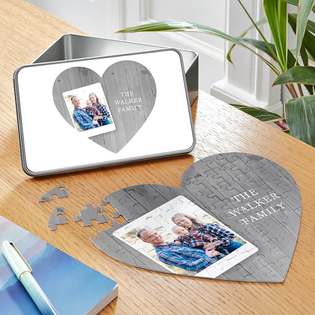 Rompecabezas de corazón con fotos instantáneas