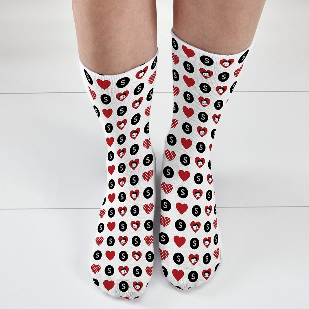 Calcetines con estampado de corazones y lunares de Betty Boop