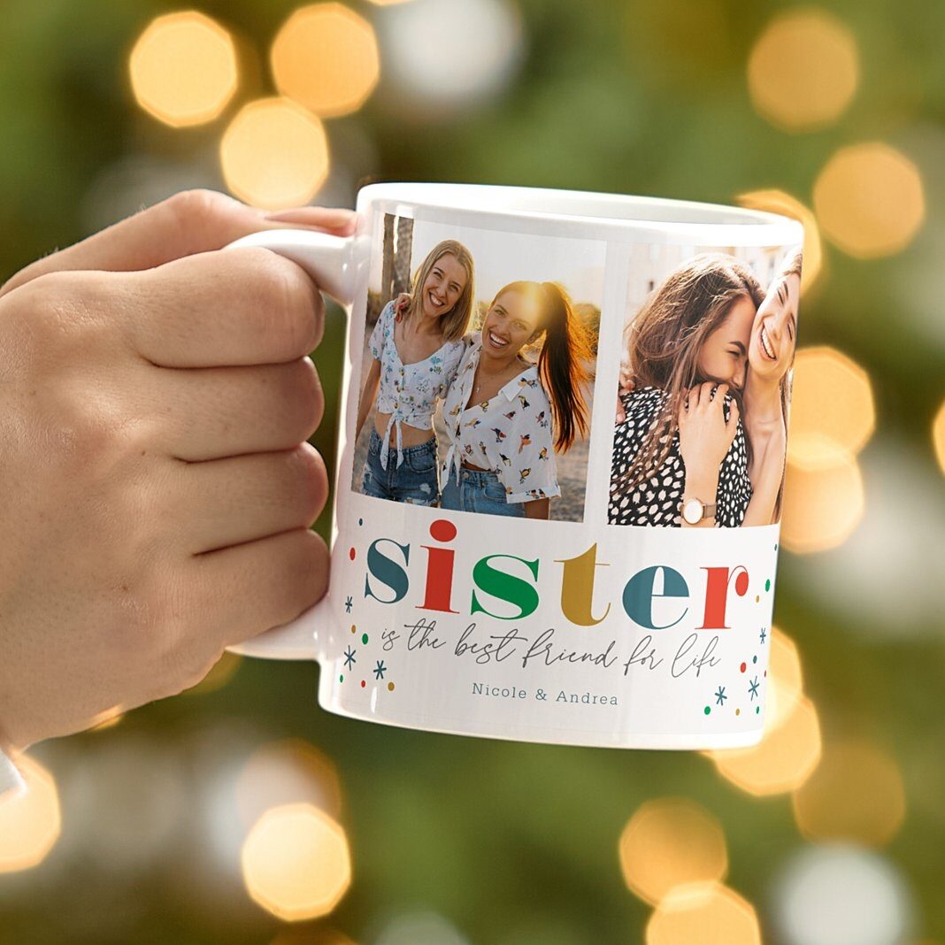 Taza con foto "Las nuevas hermanas son mejores amigas"