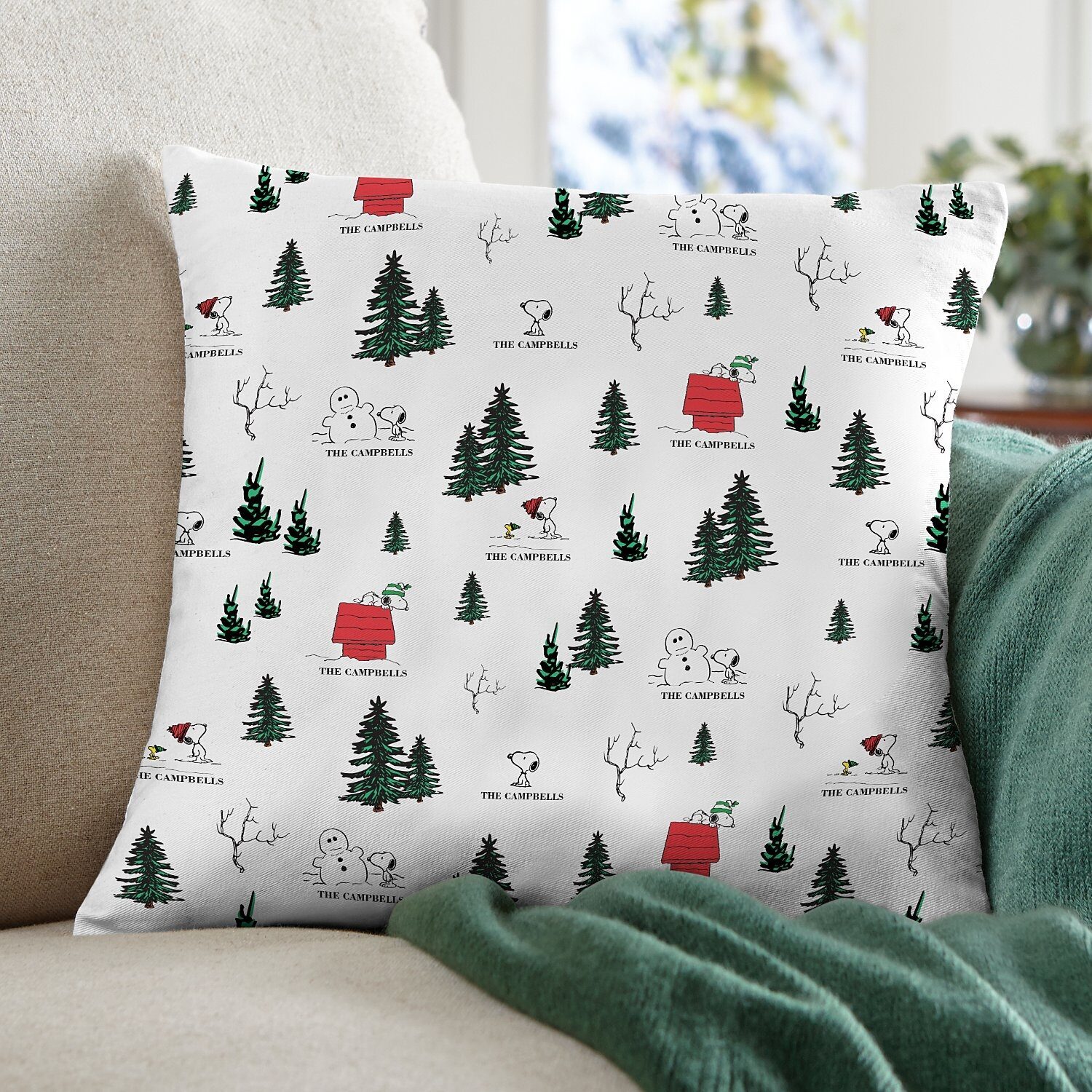 Nueva almohada decorativa con estampado integral de Snoopy de invierno de PEANUTS
