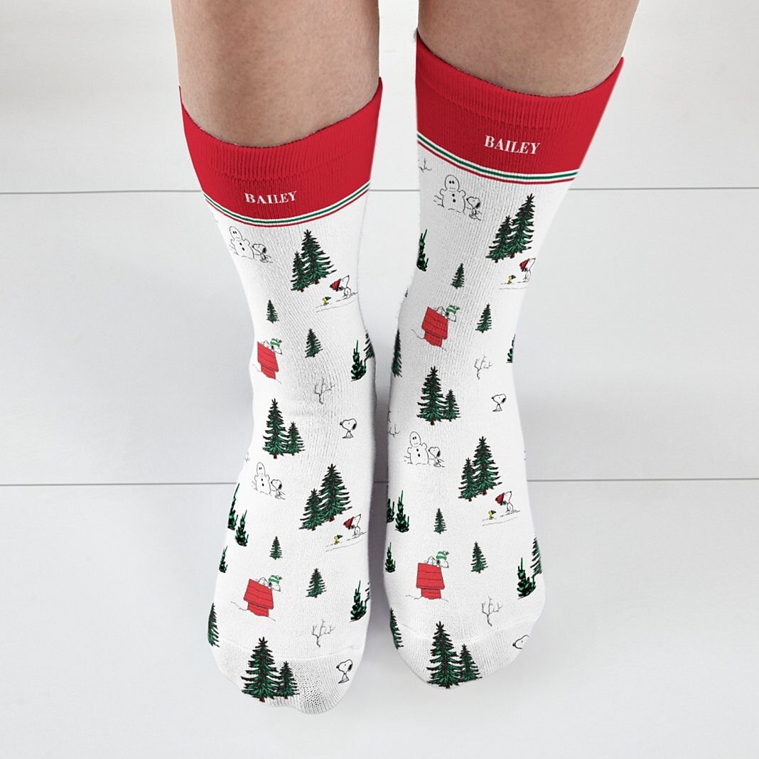 Nuevos calcetines con estampado integral de Snoopy de invierno de PEANUTS