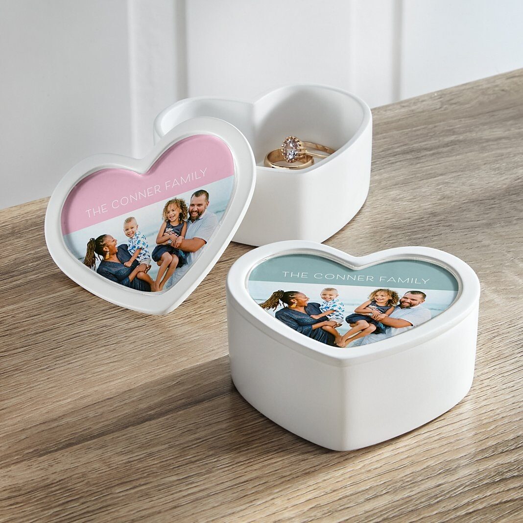 Caja de recuerdos con foto en forma de corazón "So in Love"