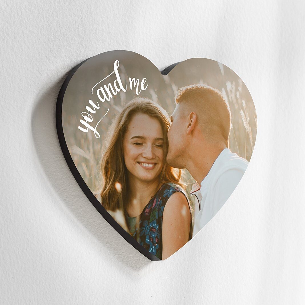 Letrero de pared romántico de madera con forma de corazón y foto