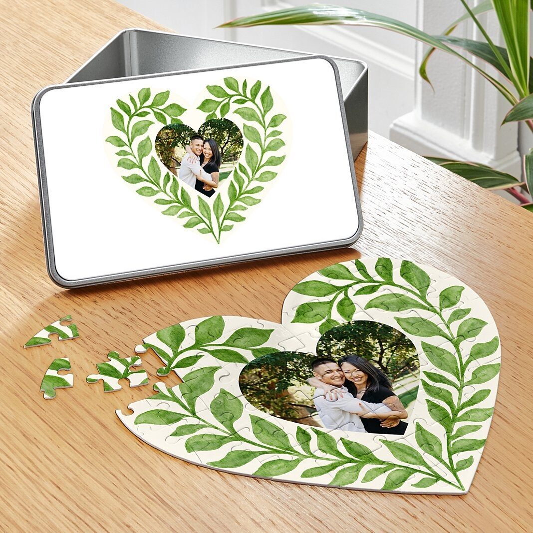 Rompecabezas de corazón con follaje fotográfico