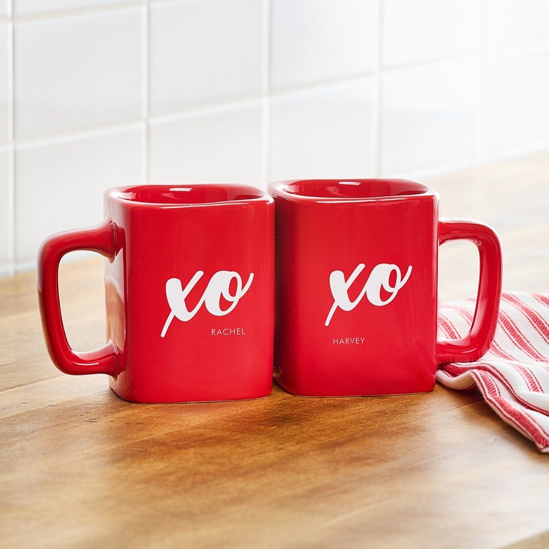 Juego de tazas cuadradas rojas XOXO