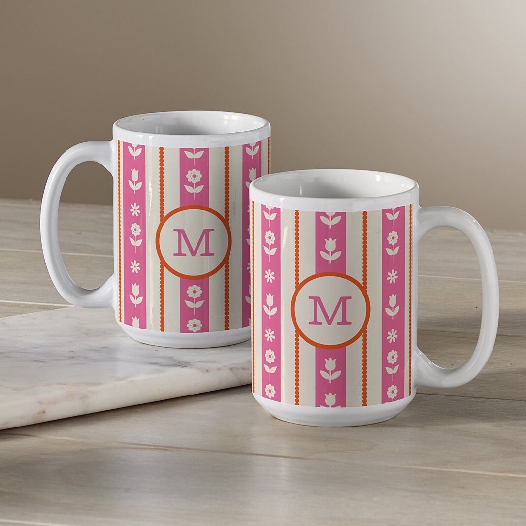 Taza con inicial y rayas florales