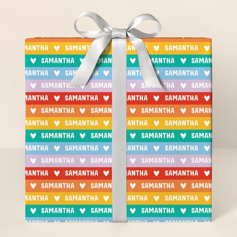 Papel de regalo con rayas arcoíris