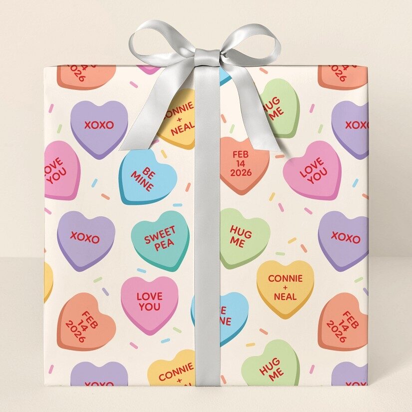 Papel de regalo con corazones de conversación