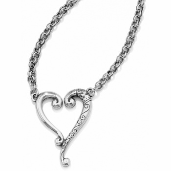 Collar grabado en toscano del corazón