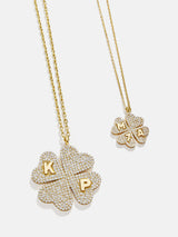Collar con colgante personalizado de trébol en oro de 18 quilates
