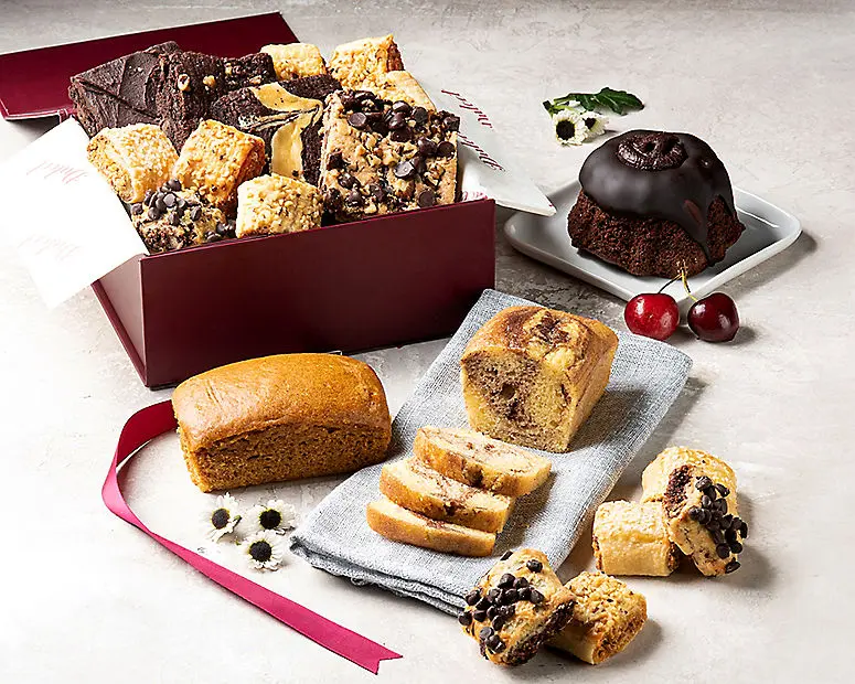 Caja de regalo con surtido de pasteles caseros