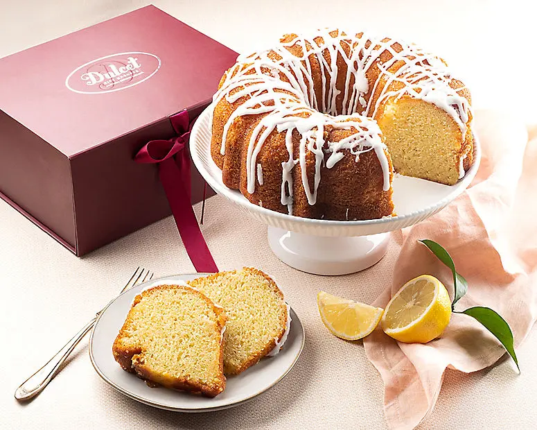 Pastel Bundt de ralladura de limón