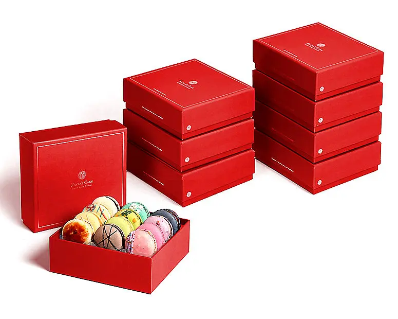 Caja Premium de 12 Macarons de Kayla's Bakery (Paquete de 8)