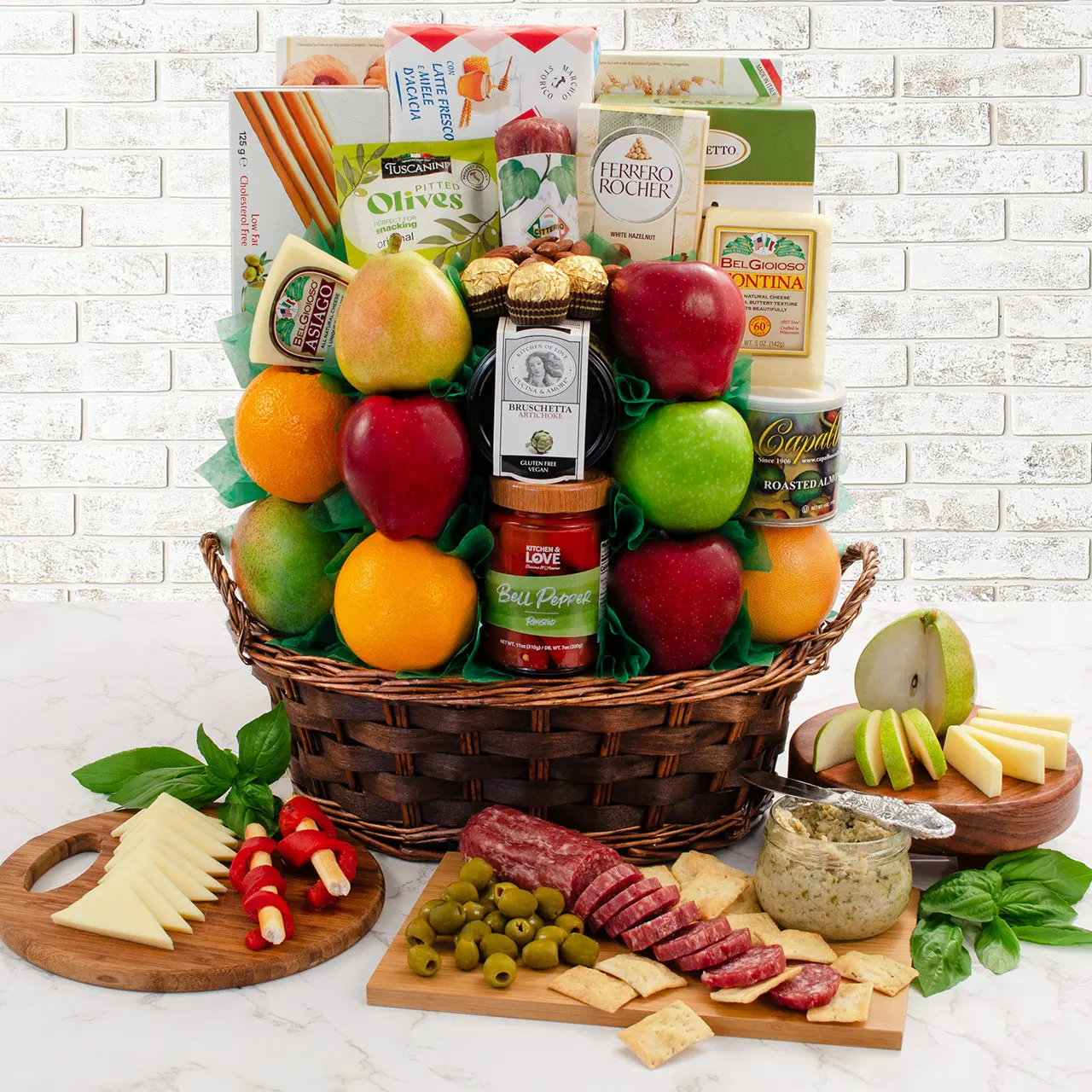 Cesta de regalos de fruta de Treasures italianos