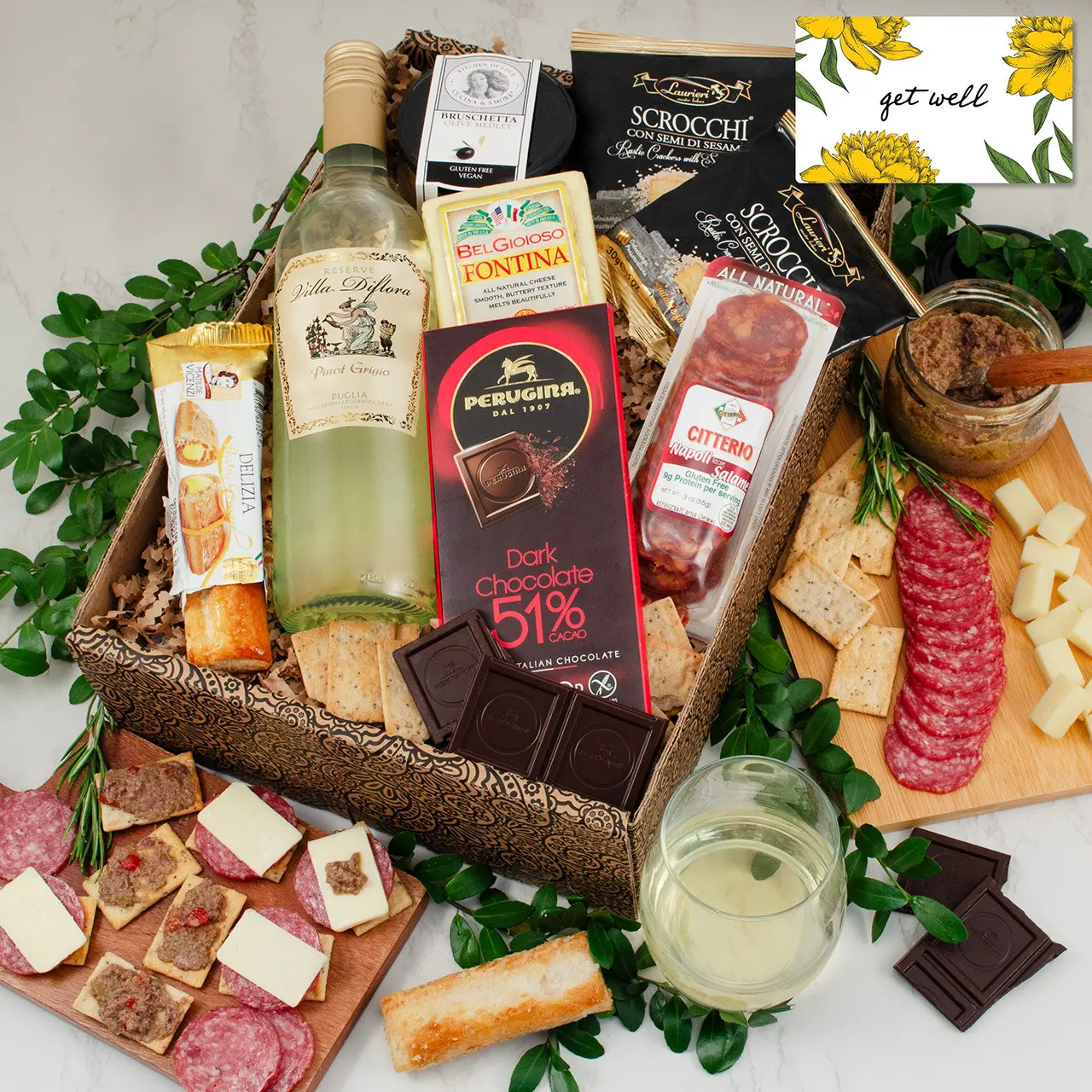 Caja de regalo de vino blanco italiano y antipasto Mangia Con Gusto - Get Well