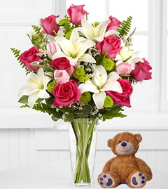 Abrazos de muy lejos (15 rosas + oso de peluche (ramo))