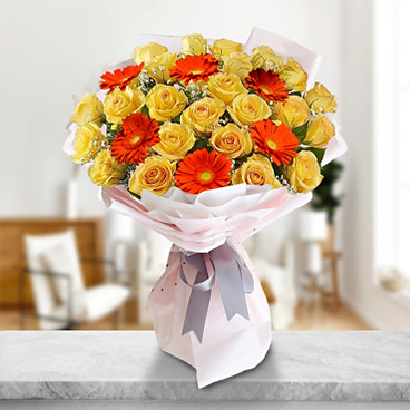 Ramo Sorpresa (12 Rosas + 3 Gerberas)