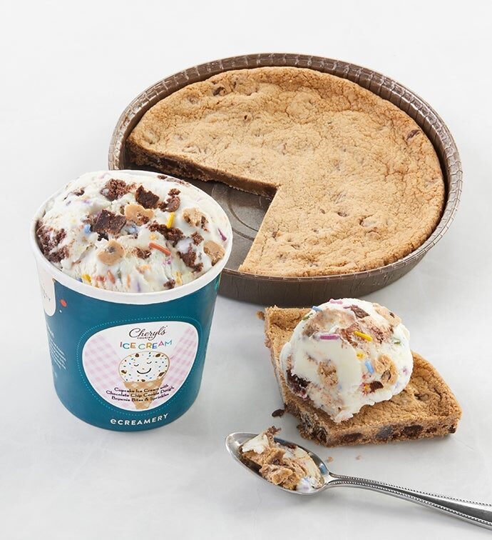 Galleta gigante con chispas de chocolate y helado
