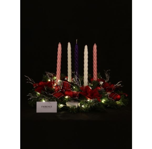 Corona de Adviento tradicional con cinco velas