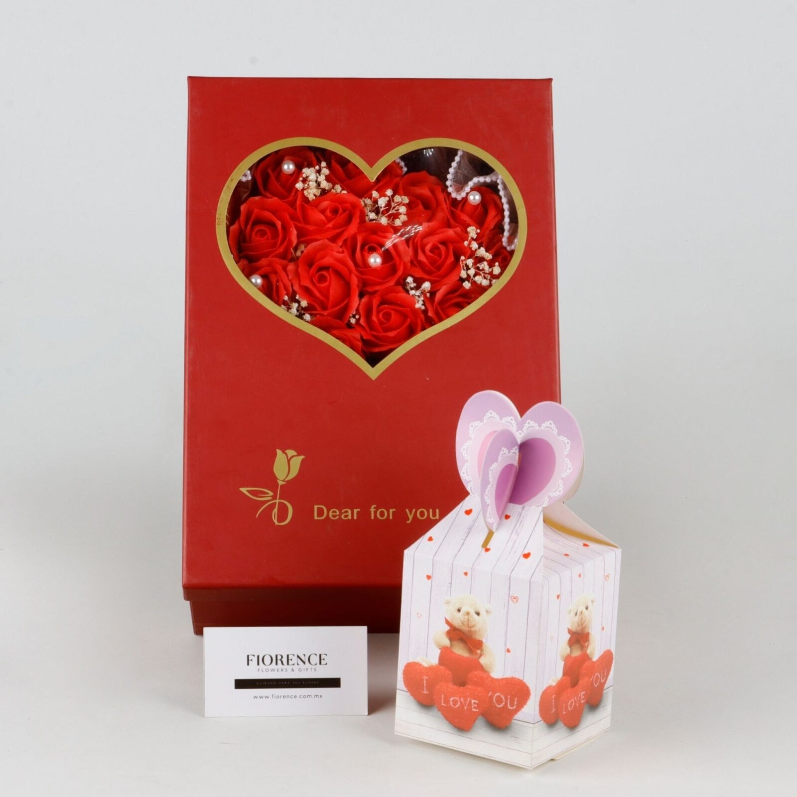 Rosas en caja de amor.