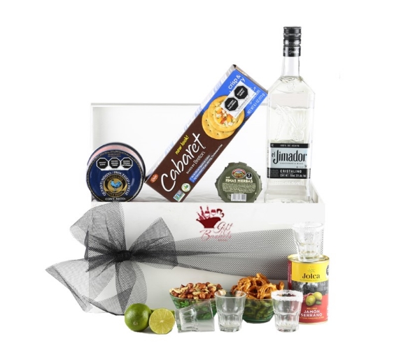El Jimador Cristalino Tequila, Queso, Galletas Saladas y Snack Surtido