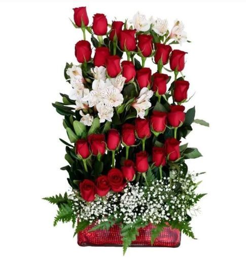 Arreglo floral "romántico" de 24 rosas rojas