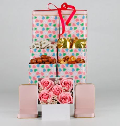 Torre de los Enamorados y Rosas Eternas