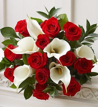 Ramo de rosas y alcatraces