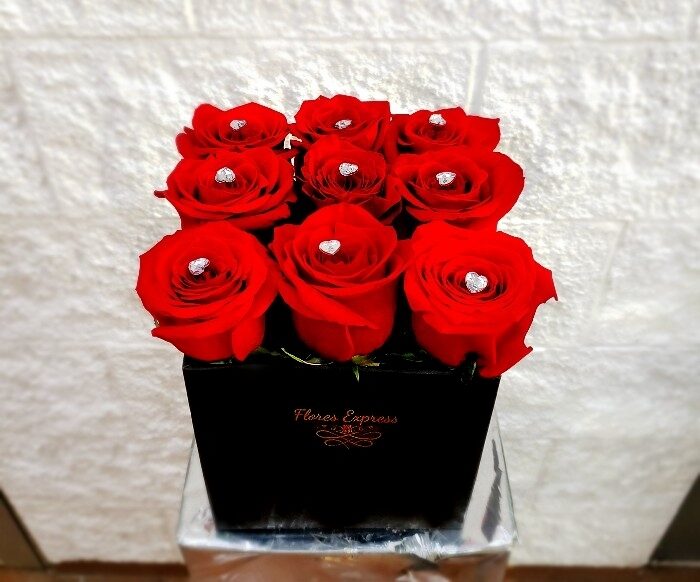 CAJA 9 ROSAS DIAMANTE