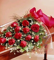 Caja con 12 Rosas