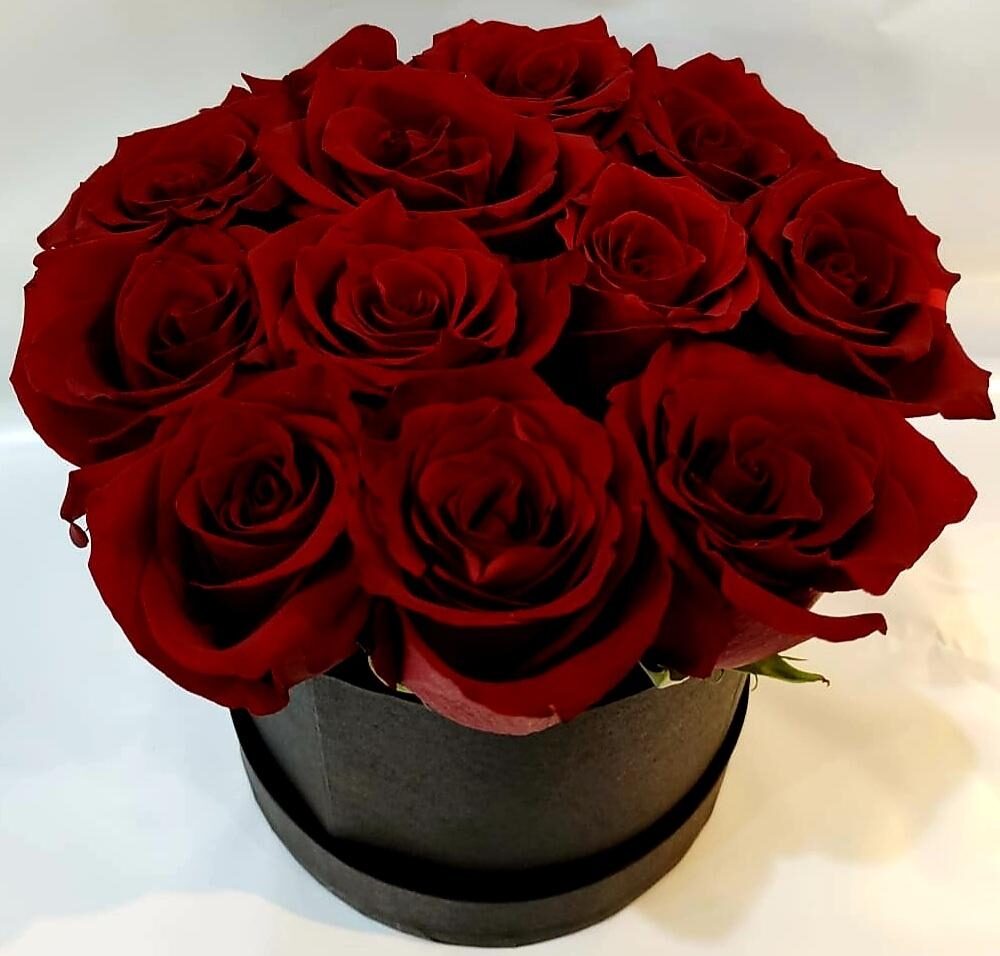 Caja redonda de 12 Rosas IMPORTADAS