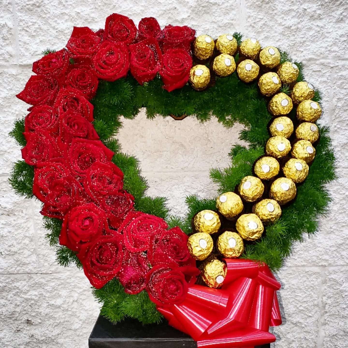 Corazón Rosas y Ferrero premium