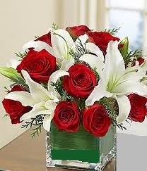 Arreglo bajo Rosas y Lilium