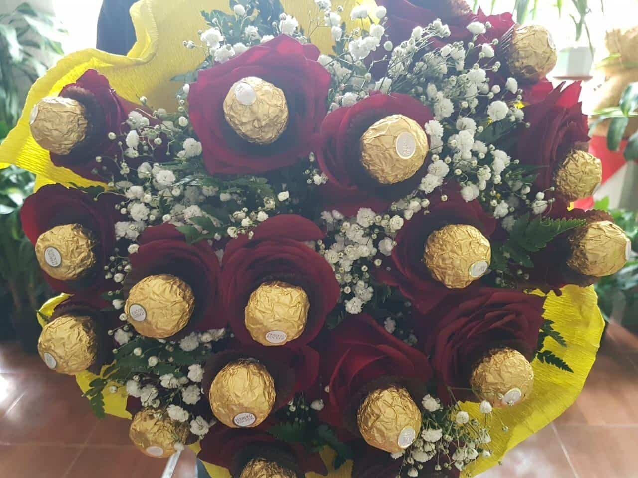 Set Rosas Importadas Con Ferrero