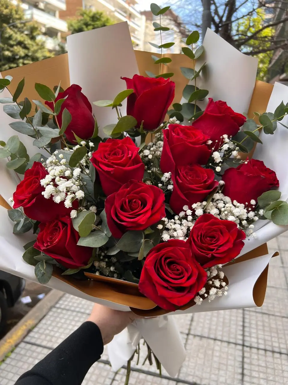 Ramo Europeo 12 Rosas Rojas Importadas