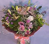Ramo de liliums y alstromerias o lisianthus