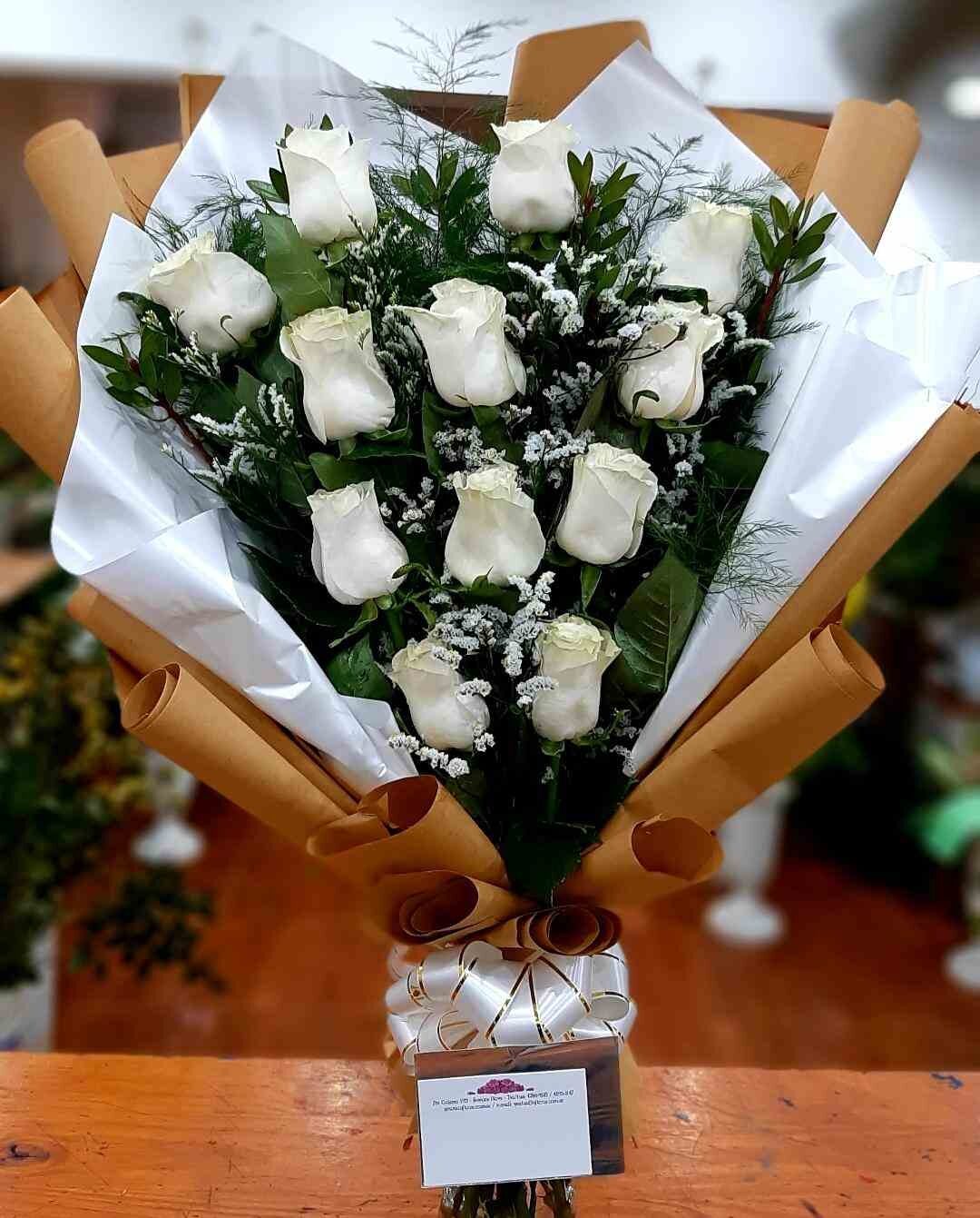 Ramo Europeo 12 Rosas Blancas Importadas