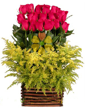 18 Rosas en caja de madera