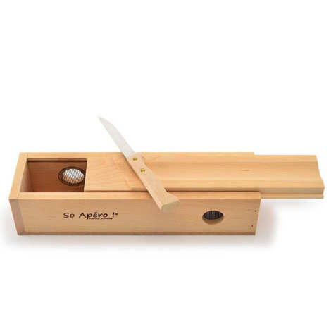 La bodega de embutidos y su cuchillo. Así que Apero.
