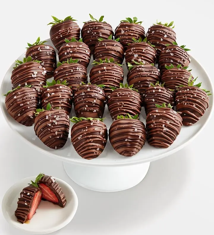 Fresas con chocolate belga artesanal, caramelo y sal marina (chocolate con leche y chocolate negro variados - media docena)